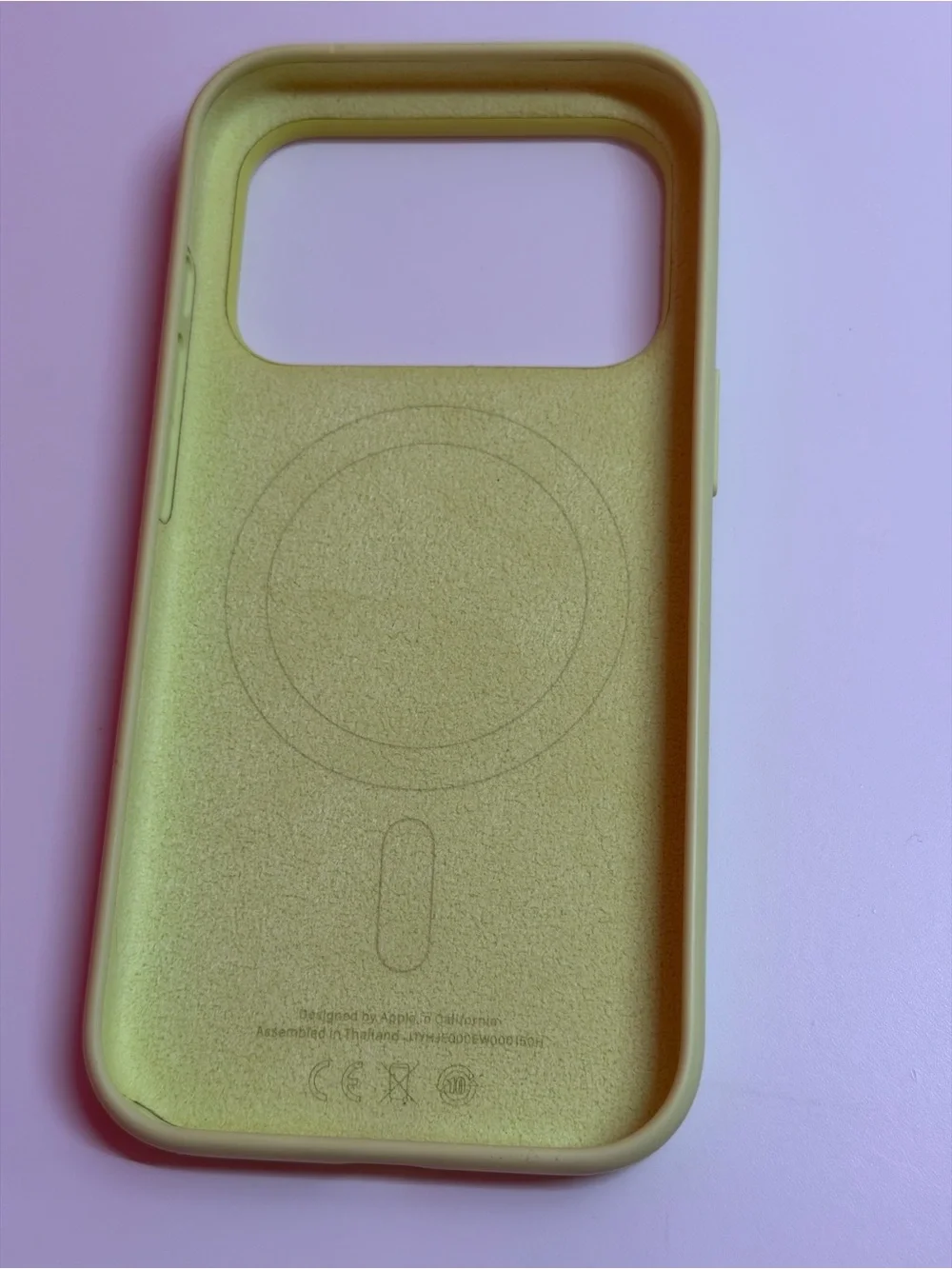 Apple iPhone 17 Pro Silicone MagSafe Case Neon Yellow